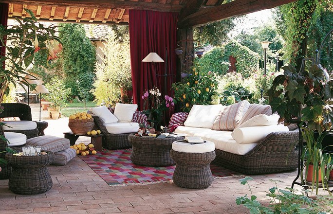 High End furniture for gardens made in natural rattan in Marbella
