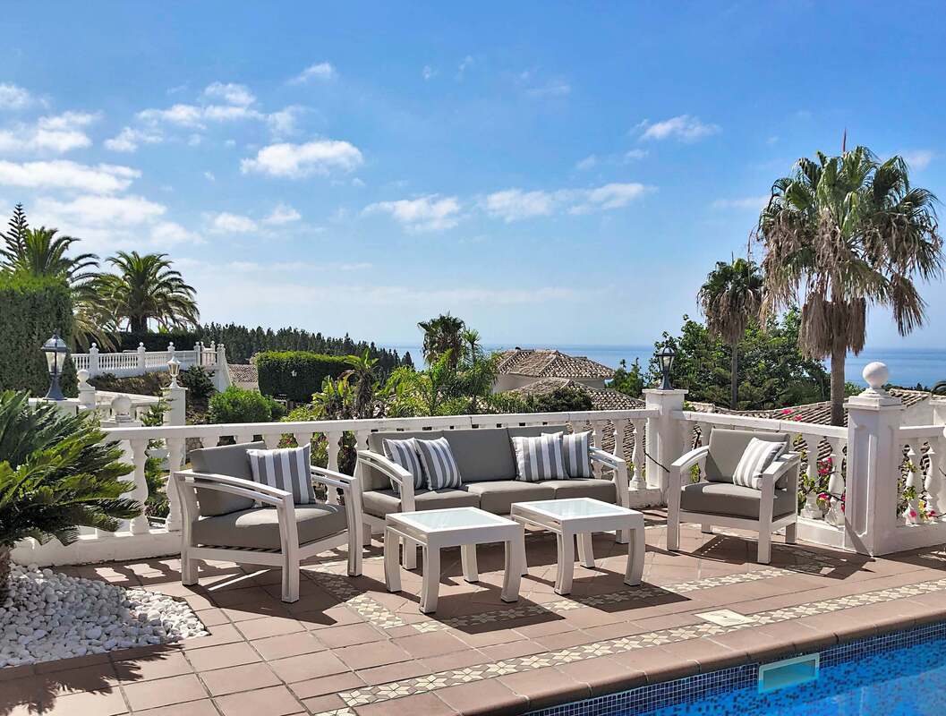 Picture of garden sofa and armchairs set in Mijas Costa