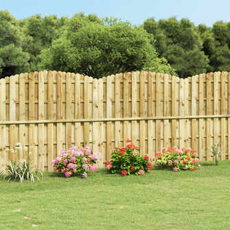 Villa fence in Sotogrande made by pine wood.