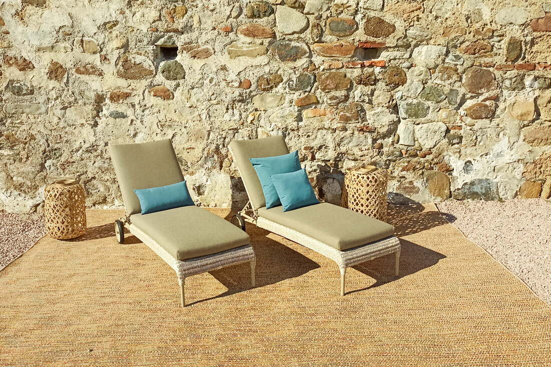 Iconic high outdoor sunbeds and sunloungers made in Spain